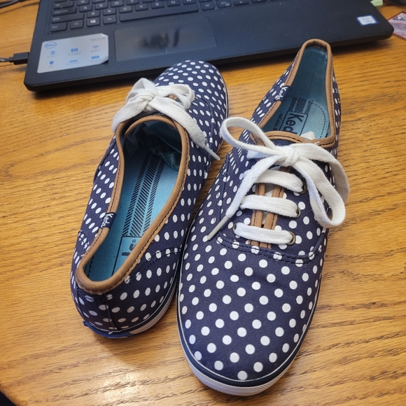 Ladies Keds Sneaker - Picture 2 of 7